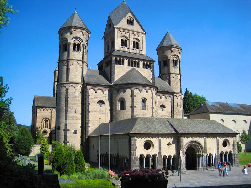 Romanische Kirche des Klosters Maria Laach - ©Wilfried Briol - Eberhardt TRAVEL