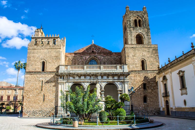 Monreales Kathedrale von außen - ©marcociannarel – stock.adobe.com