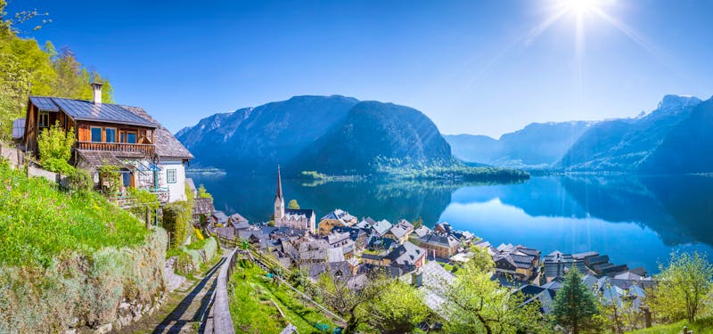 Panoramablick über Hallstatt im Salzkammergut - ©mRGB - stock.adobe.com