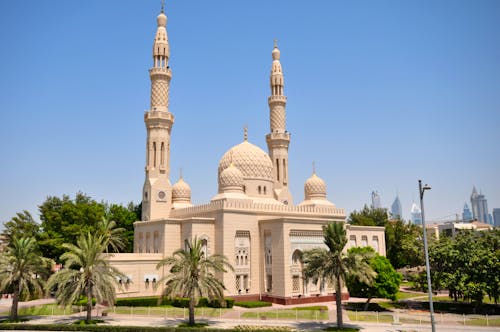 Jumeirah Moschee in Dubai &ndash; &copy; wellignton - stock.adobe.com