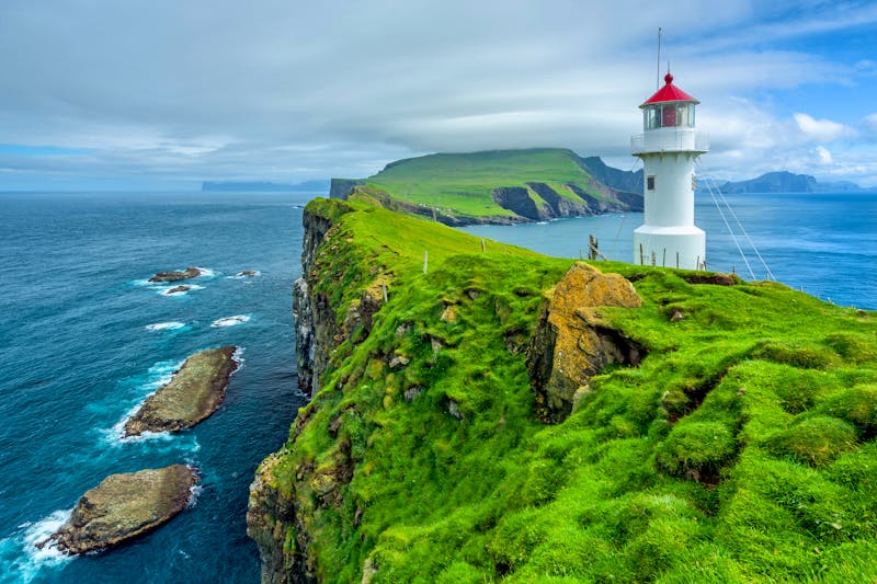 Leuchtturm auf den Färöer Inseln - ©Thomas Zilch - Adobe Stock