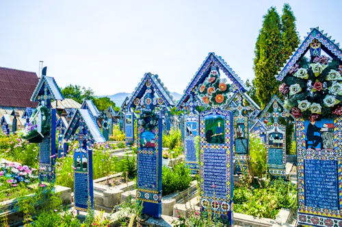 Fröhlicher Friedhof in Sapanta &ndash; &copy; Lucian Bolca - stock.adobe.com