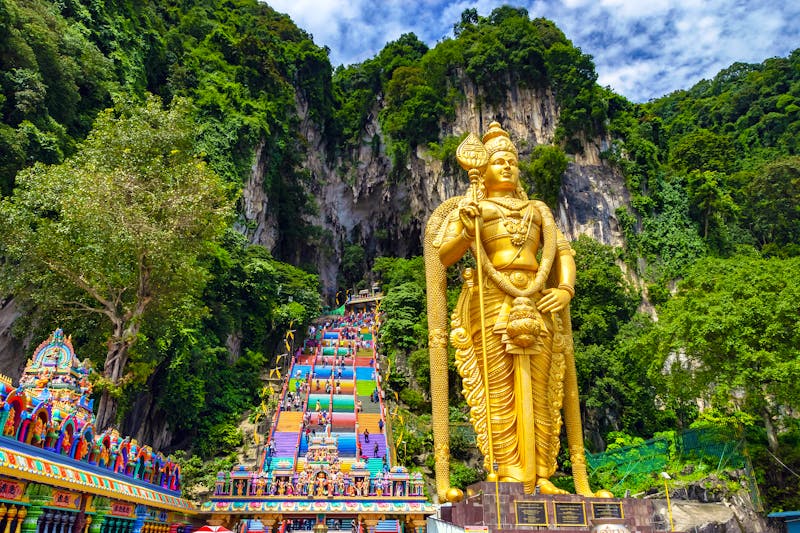 Hindu-Tempel in den Batu Caves in Malaysia bei Kuala Lumpur - ©©Andrzej Plotnikow - stock.adobe.com