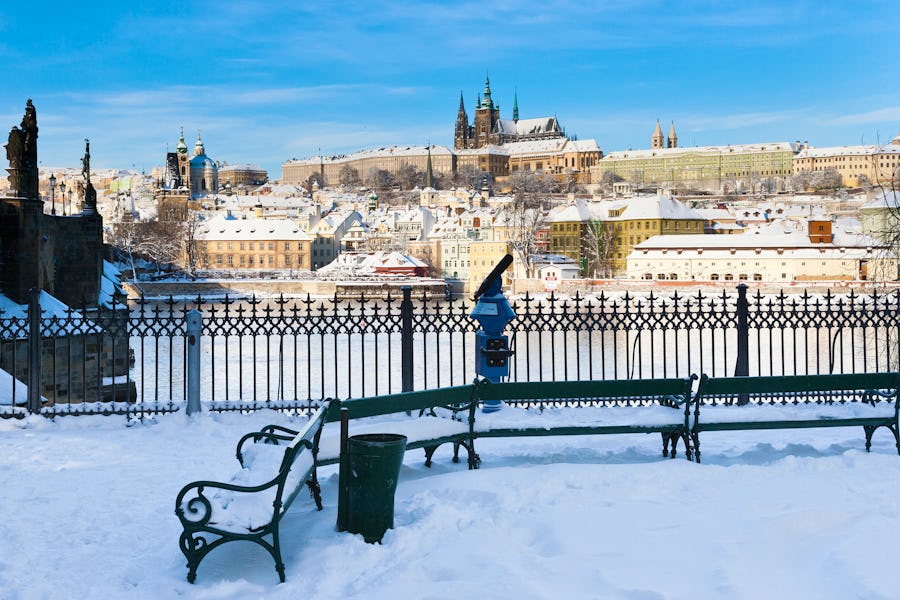 Prag – Blick auf das Schloss im Winter – © kaprikfoto - Adobe Stockphotos