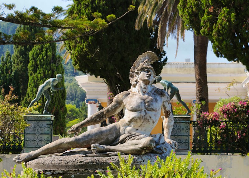 Statue am Achillion Palast auf Korfu - ©Magrig – stock.adobe.com