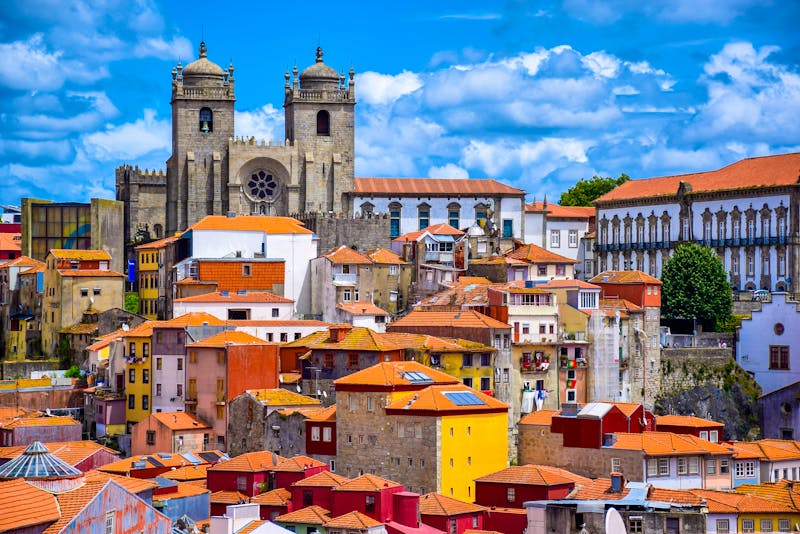 Porto mit Kathedrale - ©Iam_Autumnshine – stock.adobe.com