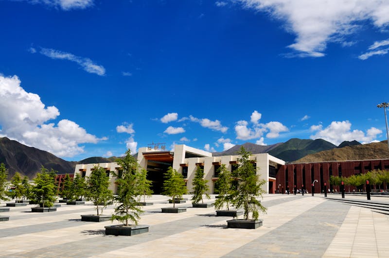 Bahnhof in Lhasa - ©fuyi - stock.adobe.com