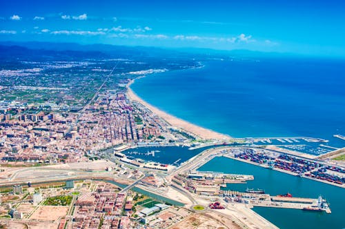 Valencia an der Orangenküste Spaniens &ndash; &copy; ©unclepodger - stock.adobe.com