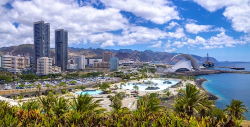 Panorama von Santa Cruz de Tenerife &ndash; &copy; ©Mike Mareen - stock.adobe.com