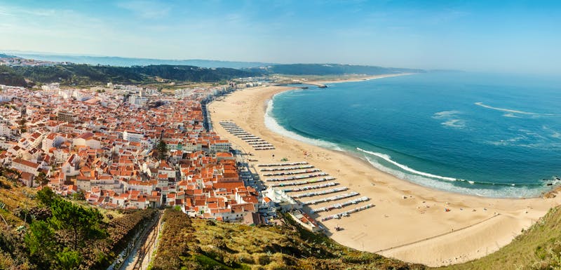 Strand von Nazaré an der Atlantikküste Portugals - ©©valentina9530 - stock.adobe.com