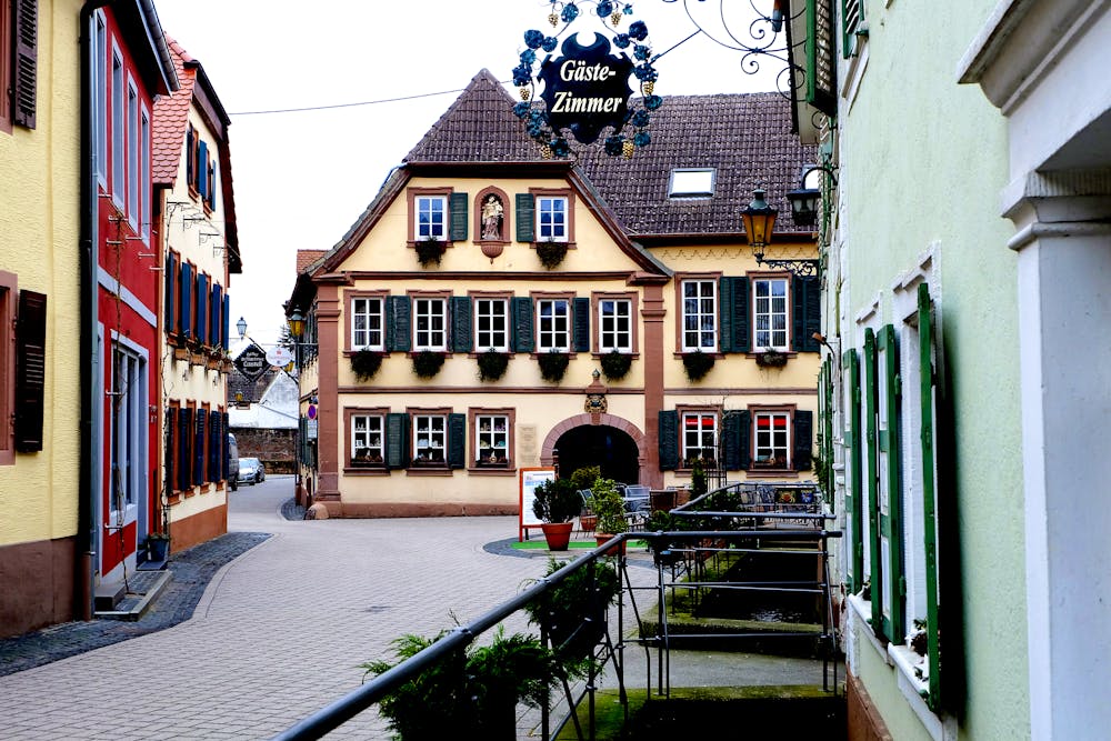 Weinort Sankt Martin &ndash; &copy; AnnaReinert - Adobe Stockphoto