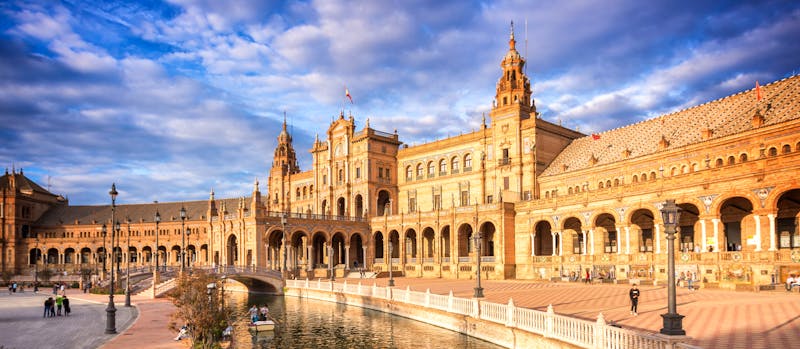 Plaza de Espana in Sevilla - ©©Delphotostock - stock.adobe.com