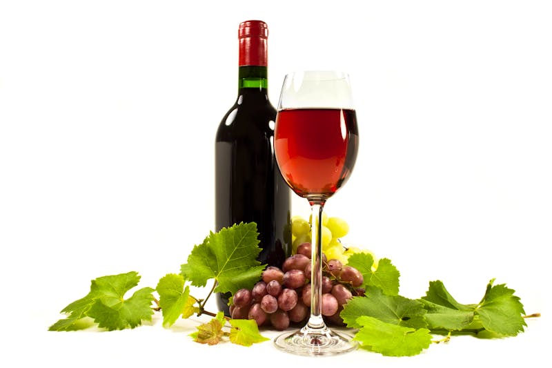 Rotwein - Weinglas und Weintrauben - ©©PhotoSG - stock.adobe.com