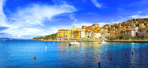 Porto Santo Stefano auf der Halbinsel Monte Argentario &ndash; &copy; ©stevanzz - stock.adobe.com