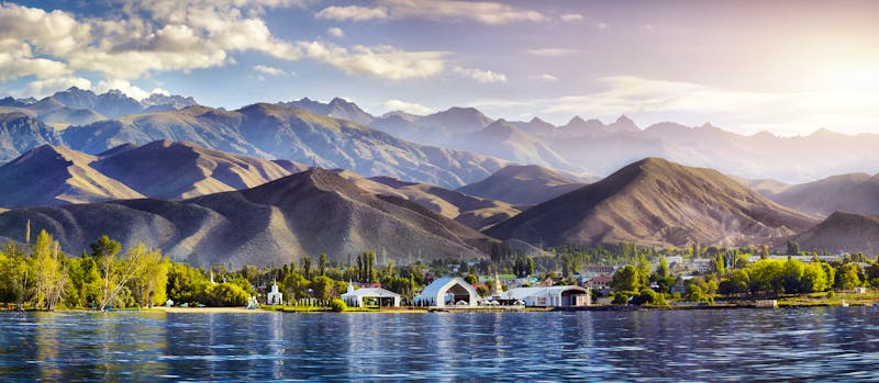Panorama am Issyk Kul-See in Kirgisistan - &copy;byheaven - Fotolia