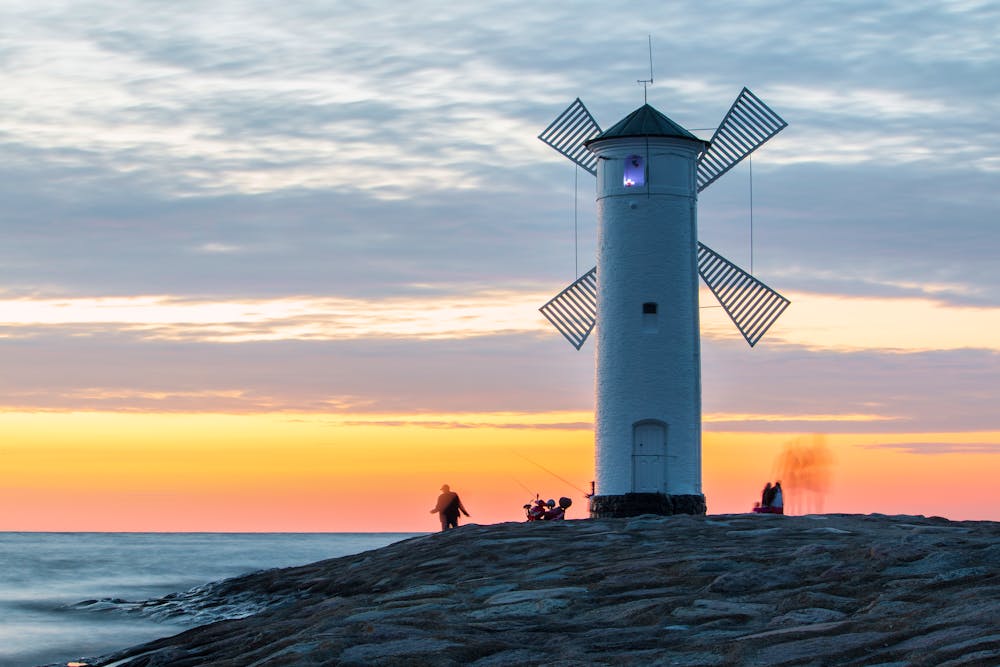 Sonnenuntergang am Leuchtturm in Swinemnde &ndash; &copy; ©Stefan Kretzschmar - stock.adobe.com