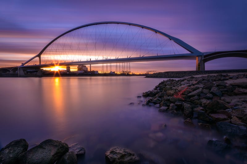 Oversteek-Brücke in Nijmegen - ©©#CRTVTY - stock.adobe.com