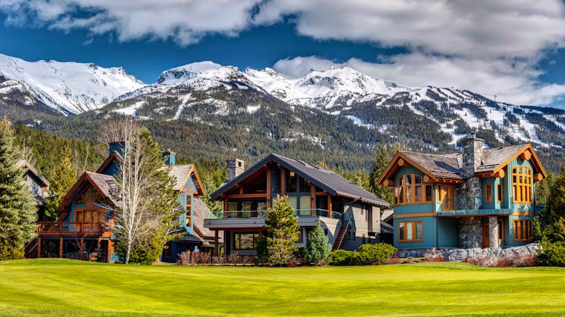 Whistler mit Blackcomb Mountain  - ©©peteleclerc - stock.adobe.com