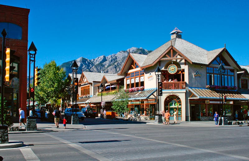 Banff Avenue - ©Eberhardt TRAVEL