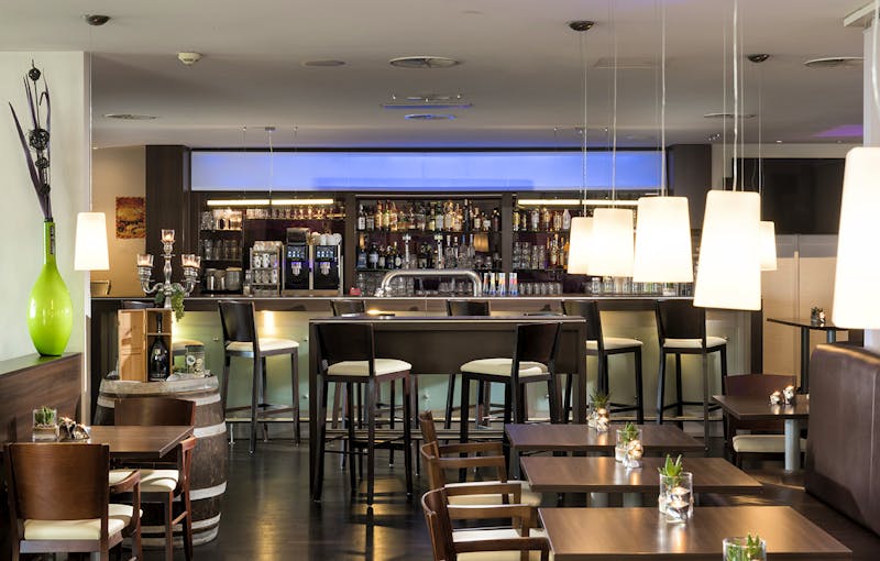 DE_Bielefeld_Mercure_Hotel_Hotelbar – ©GCH Hotel Group Alle Rechte vorbehalten lt. §2UrhG.