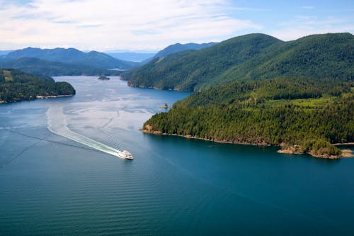 Fährfahrt durch die Inside Passage &ndash; &copy; Edgar Bullon - Adobe Stock