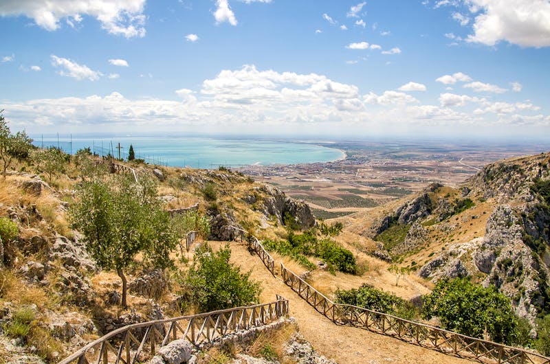 Blick vom Kloster Pulsano zum Golf von Manfredonia - ©©Luca Lorenzelli - stock.adobe.com