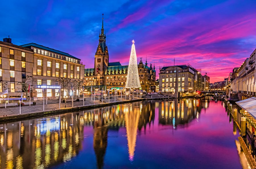 Hamburg - Weihnachtsmarkt am Rathaus – © ©Karsten - stock.adobe.com