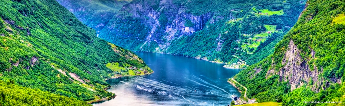 Norwegen –  Blick auf den Geirangerfjord, UNESCO Weltkulturerbe – © Leonid Andronov - stock.adobe.com