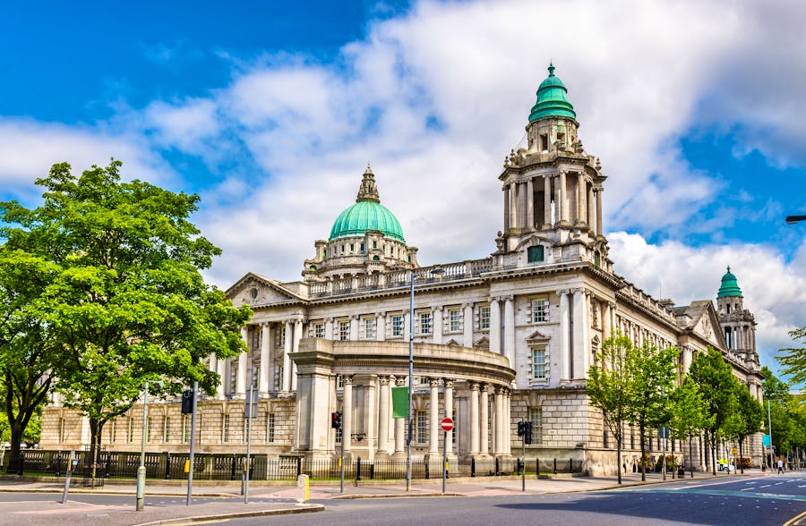 Rathaus in Belfast – © Leonid Andronov – Adobe Stock