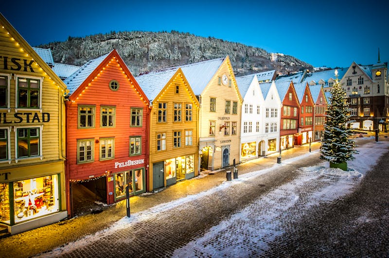 Winter in Bergen in Norwegen - Bryggen zur Weihnachtszeit - ©Bergen Tourist Board / VPB Media - visitBergen.com