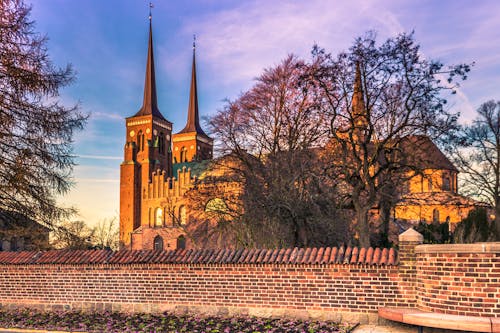 Dom in Roskilde im Winter &ndash; &copy; ©rpbmedia - stock.adobe.com