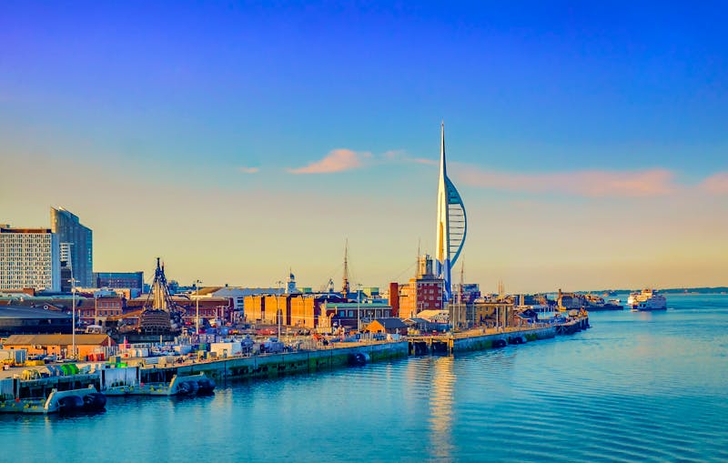 Hafen in Portsmouth, England - ©©Eric Laudonien - stock.adobe.com
