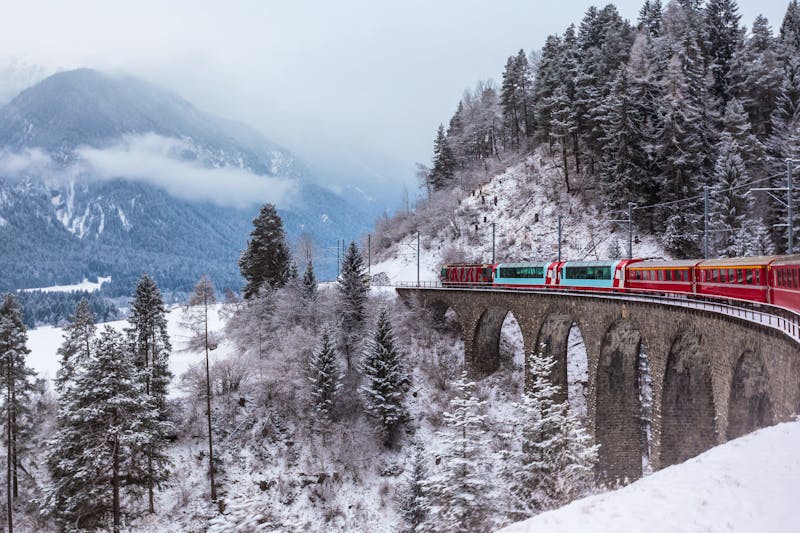 Graubuenden – Glacier Express im Winter - ©Peter Stein - stock.adobe.com