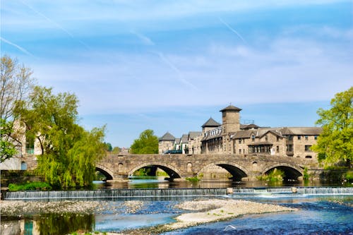 Stramongate Bridge über den Kent-Fluss in Kendall &ndash; &copy; ©Kevin Eaves - stock.adobe.com