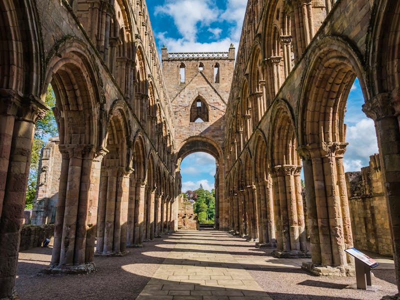 Jedburgh Abbey in den Borderlands von Schottland - ©©hipproductions - stock.adobe.com