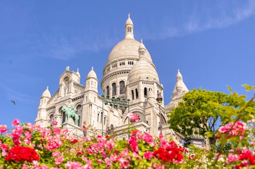 Kathedrale Sacre Coeur in Montmartre, Paris &ndash; &copy; Richie Chan - stock.adobe.com