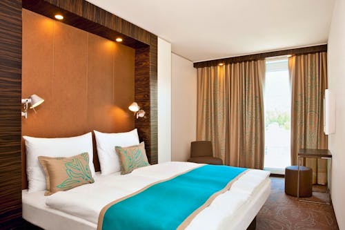 Hotel Motel One Dresden am Zwinger - Zimmerbeispiel &ndash; &copy; Hotel Motel One Dresden am Zwinger