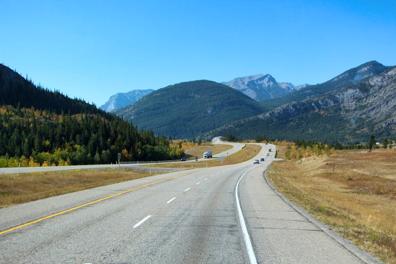 Highway in die Rocky Mountains - ©Eberhardt TRAVEL