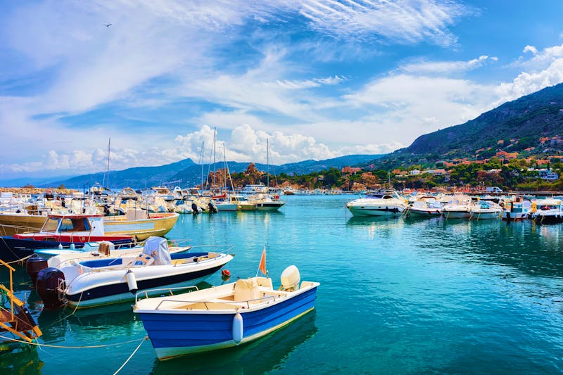 Cefalu port in Mediterranean sea Sicily - ©Roman Babakin - stock.adobe.com