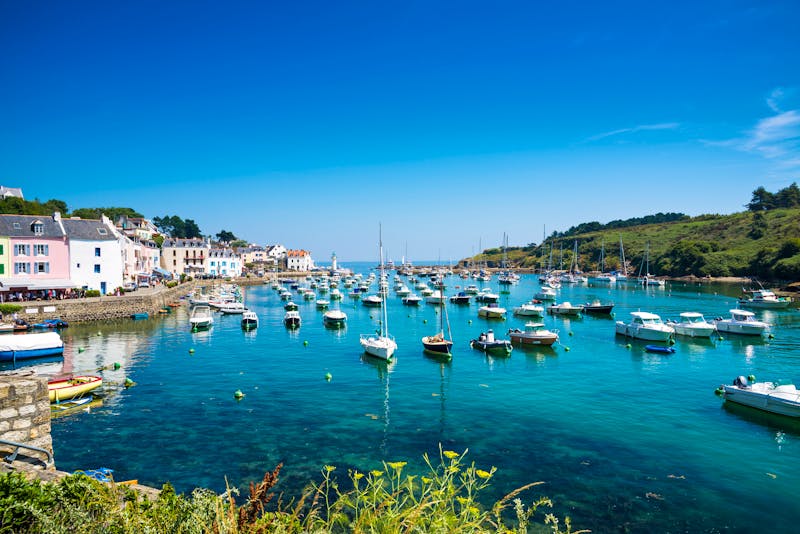 Hafen von Sauzon auf Belle Ile - ©Alexander Demyanenko – Adobe Stock