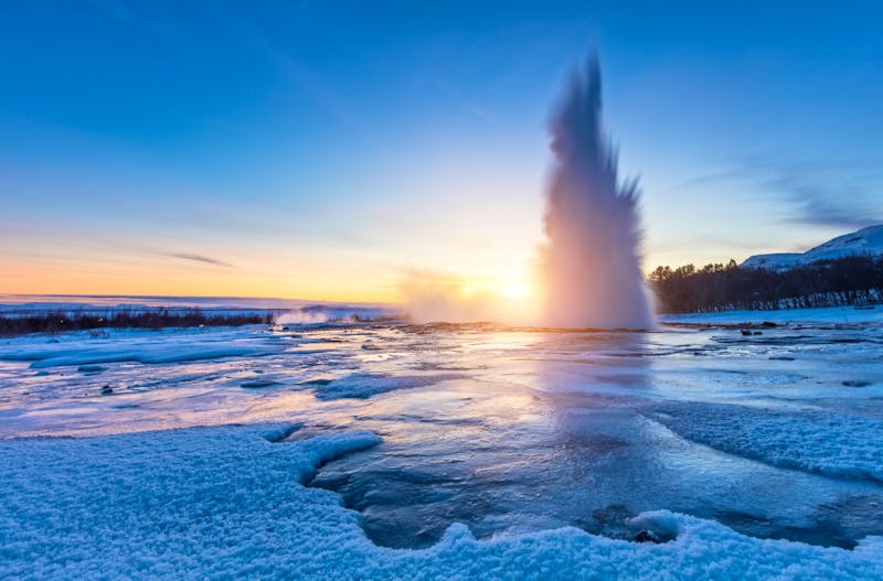 Der Geysir Strokkur in Island - ©Jag_cz - stock.adobe.com