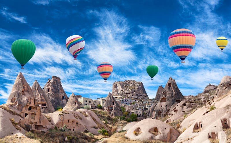 Kappadokien – Heißluftballons über Uchhisar - ©Svetlana Nikolaeva - stock.adobe.com