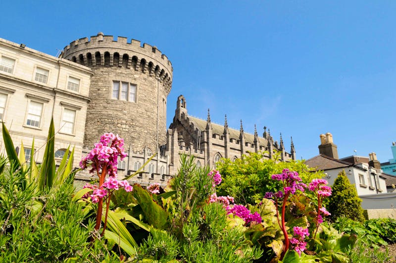 Dublin – Dublin Castle von den Dubh Linn Gärten - ©©ajfan25 - stock.adobe.com