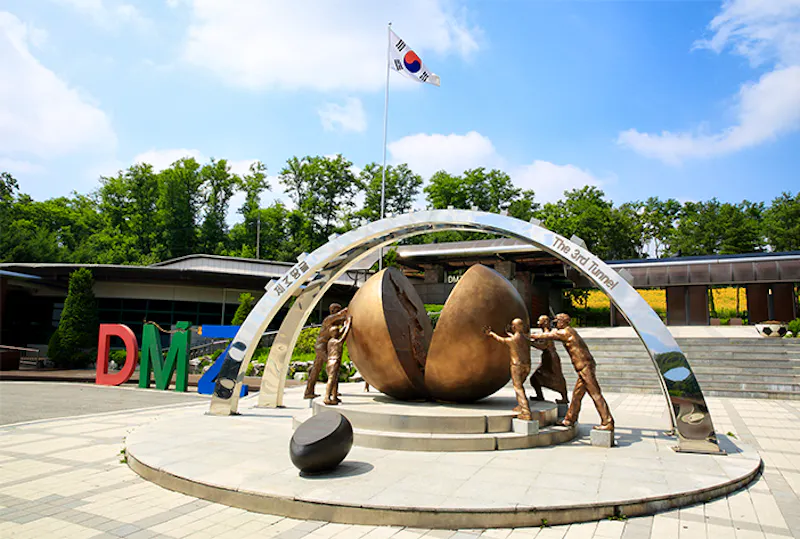 Demilitarisierte Zone- Skulptur - &copy;Korea Tourism Organization