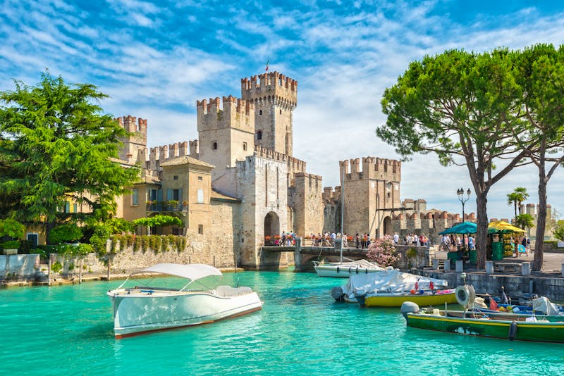Gardasee – Rocca Scaligera auf Sirmione  - ©Rene Hartmann - stock.adobe.com