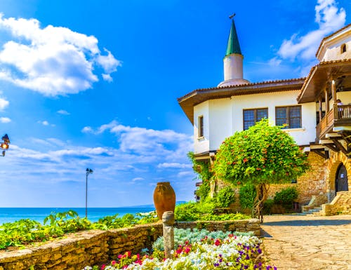 Balchik Palace Castle of Romanian Queen Marie at Bulgarian Black Sea coast – © ©Kess16 - stock.adobe.com