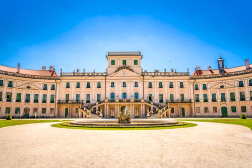 Schloss Esterhazy, Fertod &ndash; &copy; ©pure-life-pictures - stock.adobe.com