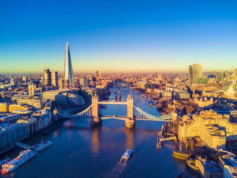 London - Panoramablick auf Themse, Towerbridge und The Shard - ©©heyengel - stock.adobe.com