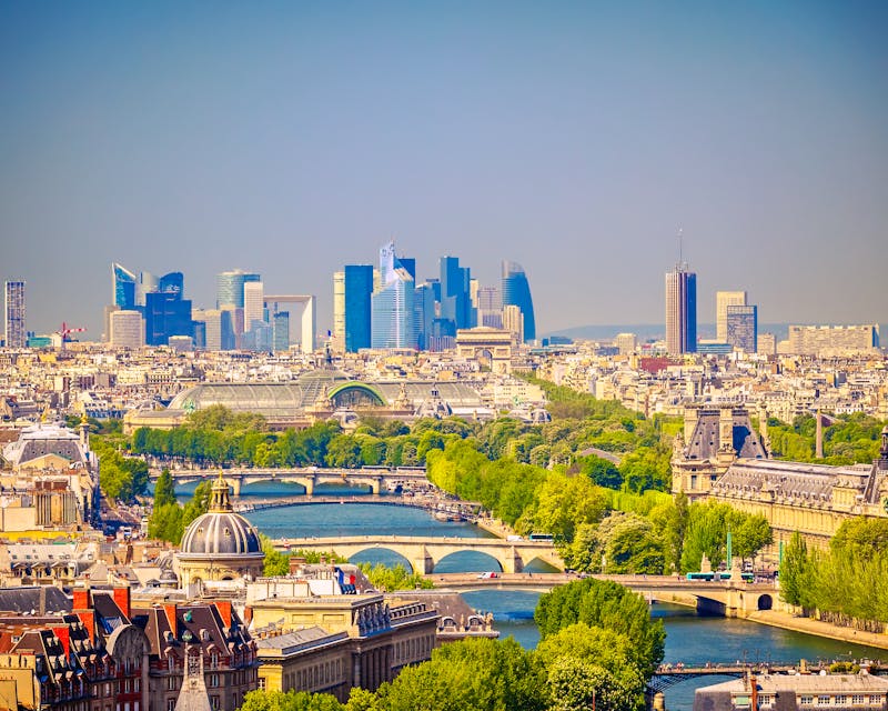 Blick auf Paris und das neue Stadtviertel La Defense - ©Sergey Borisov-stock.adobe.com