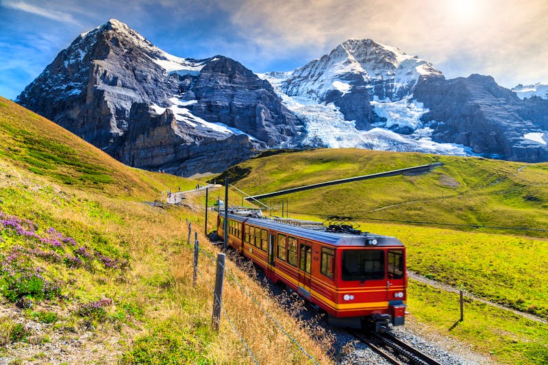 Jungfraubahn vor der Eiger Nordwand im Berner Oberland in der Schweiz - ©©janoka82 - stock.adobe.com
